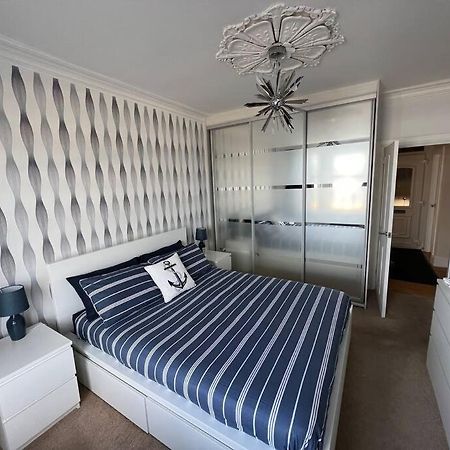 Fantastic 3 Bedroom Holiday Home Millport Bagian luar foto
