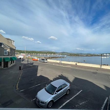 Fantastic 3 Bedroom Holiday Home Millport Bagian luar foto