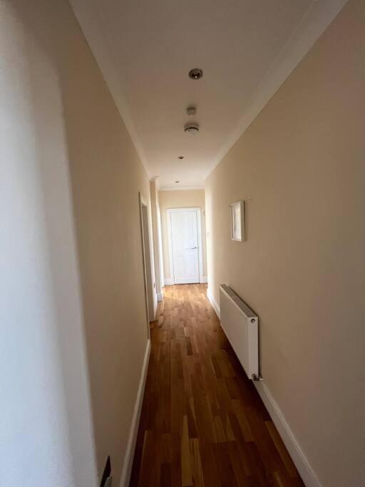 Fantastic 3 Bedroom Holiday Home Millport Bagian luar foto
