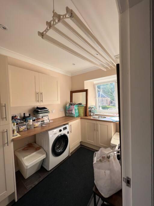 Fantastic 3 Bedroom Holiday Home Millport Bagian luar foto
